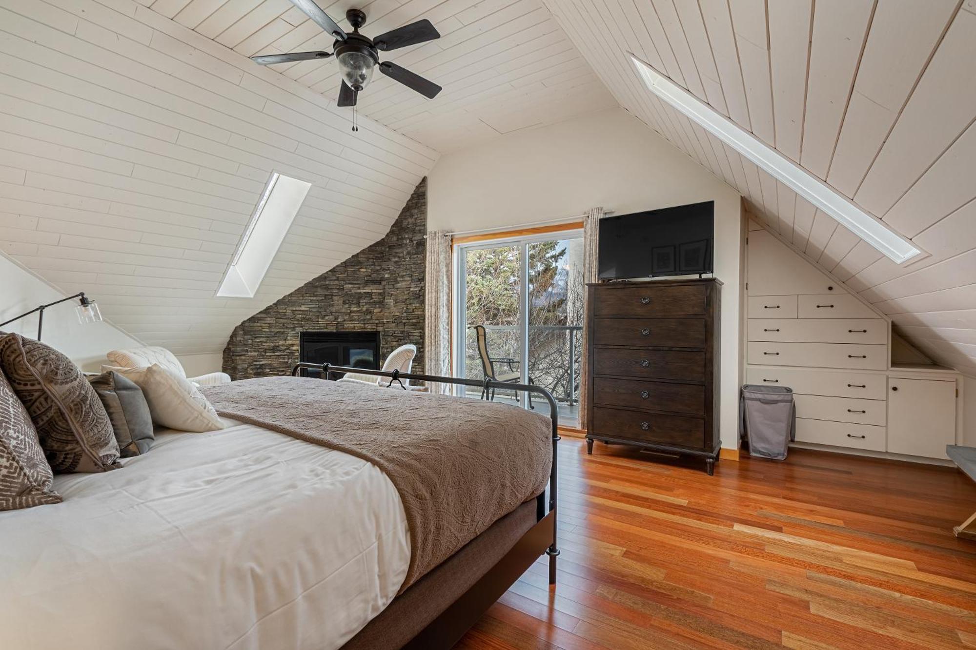Ferienwohnung Parkland301 Sunlit 2,000 Ft² Penthouse With Mtn View Canmore Exterior foto